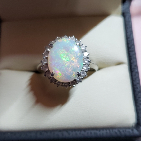 Platinum Opal and Diamond Ring - Picture 7 of 7